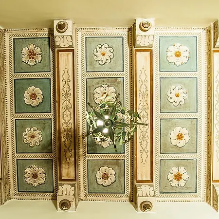 Apartment Dreams *